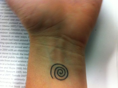 Spiral Wrist Tattoo, Spiral Tattoo Ideas, Bella Tattoo, Spiral Tattoo, Swirl Tattoo, Spiral Tattoos, Stick Poke Tattoo, Henna Inspo, Star Doodle