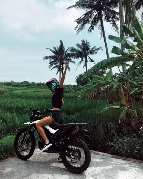 Riding a motorbike is probably one of the easiest ways to get around the island. It’s cheap, relatively safe and a great way to avoid traffic jams. Tj Maxx Decor, Tumblr Couples, Monthly Planner Printable, Moto Cross, Summer Goals, Motorcycle Girl, Biker Girl, Summer Bucket, Travel Aesthetic