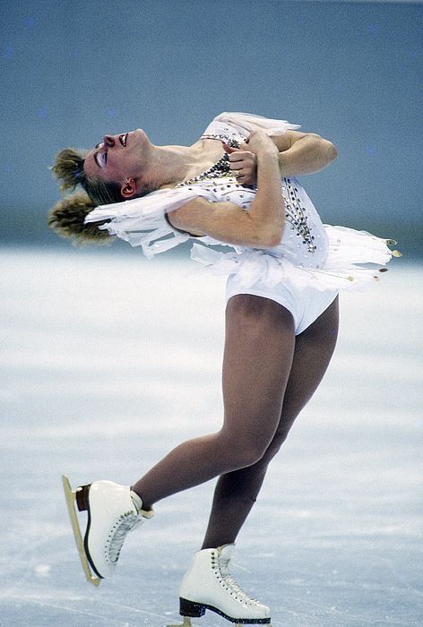 Tonya Harding performing her technical program during the U.S. Figure Skating Championships in Orlando, Florida on January 11, 1992 Triple Axel, Tonya Harding, Flight Attendant Fashion, 80s Aesthetic, January 11, Trailer Park, Sporty Girls, Ice Queen, Fall Out Boy