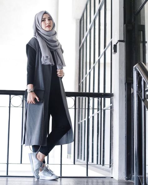 Fashion Hijab Casual, Street Hijab, Estilo Hijab, Stile Hijab, Outfit Essentials, Hijab Look, Street Hijab Fashion, Style Casual Chic, Hijabi Style