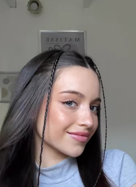 Down Straight Hairstyles, Hair Styles Straight Hair, Cute Hairstyles Ideas, Dancer Hairstyles, Space Buns Hair, Rave Hair, Hair Color Streaks, Hair Stylies, Hot Hair Styles