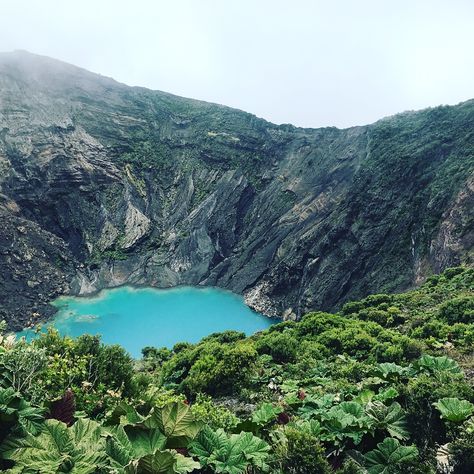 Volcán Irazú Costa Rica  #volcano #CostaRica Costa Rica Volcano, Hangout Ideas, Costa Rican, Latin America, Goal Setting, Volcano, Costa Rica, Amigurumi, Spa