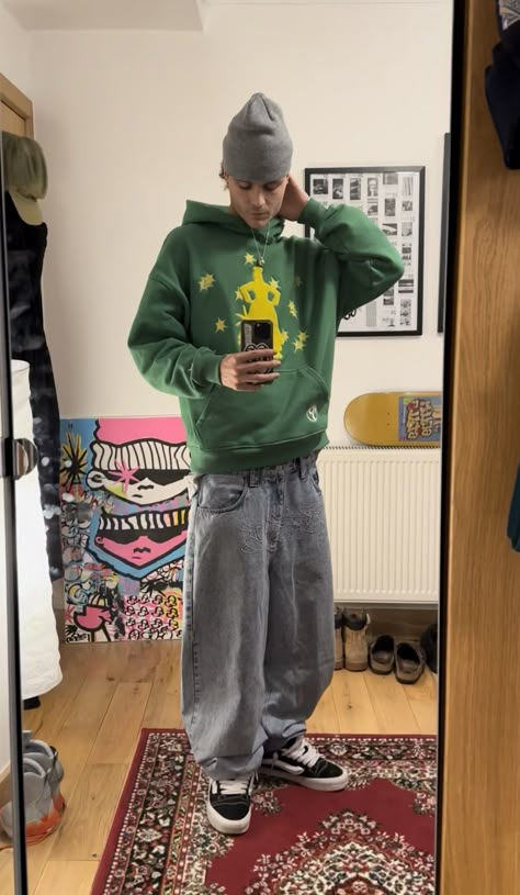 Green Outfit Men Aesthetic, Green Hoodie Outfits, Green Shoe Outfits, Green Shoes Outfit Men, Hoodie Outfit Men Streetwear, Alternative Outfits Men, Fashion Mfs, Green Hoodie Outfit, Green Shoes Outfit