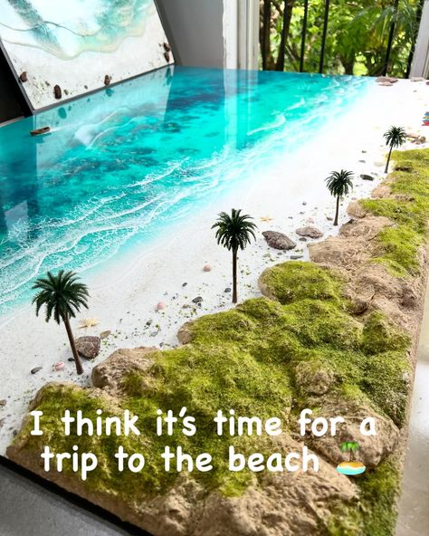 A trip to the beach 🏝️ Beach Diorama, Resin Projects, Rock Crafts, Things To Think About, The Beach, Quick Saves, Art