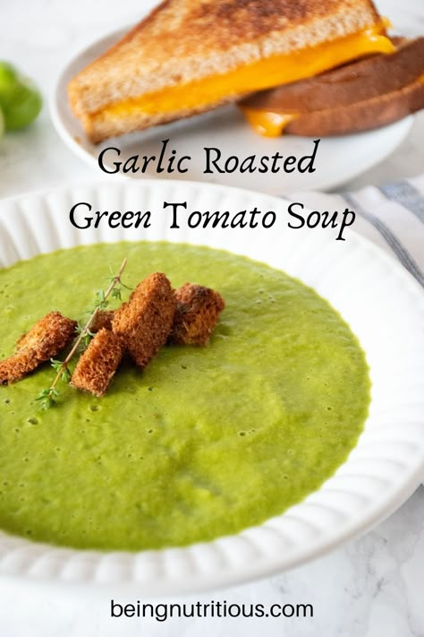 Too many green tomatoes and tired of frying them? This easy Roasted Garlic Green Tomato Soup is a must make dish this Fall! Green Tomatoes Recipes, Green Tomato Soup, Homemade Vegetable Broth, Tomatoes Recipes, Healthy Vegan Dinner Recipes, Green Tomato Recipes, Healthy Vegan Dinner, Green Soup, Croutons Homemade