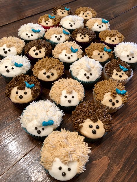 Hedgehog Cupcakes Hedgehog Smash Cake, Hedgehog First Birthday Party, Hedgehog Cakes Ideas, Hedgehog Themed Birthday Party, Hedgehog Birthday Party, Hedgehog Baby Shower Ideas, Hedgehog Party Ideas, Hedgehog Cake Ideas, Hedgehog Birthday Party Ideas