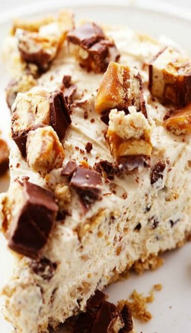 Snickers Dessert, Snickers Pie, Snickers Cheesecake, The Recipe Critic, Recipe Critic, Snickers Bar, Peanut Butter Pie, Summer Dessert Recipes, No Bake Pies