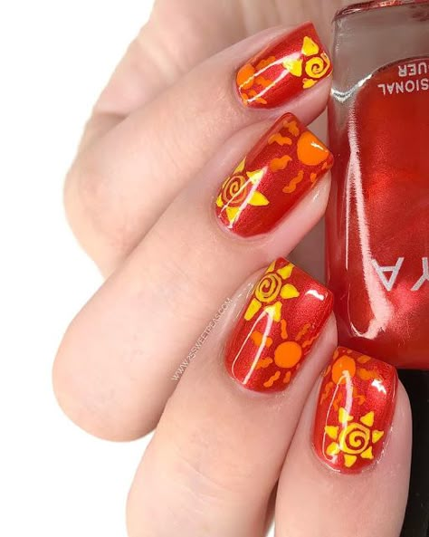 Orange Red Nails Design, Sunshine Nails Design, Orange And Yellow Nail Designs, Sun Nails Design, Sunshine Nail Art, Sun Nail Art, Sunshine Nails, Nails Tropical, Sun Nails