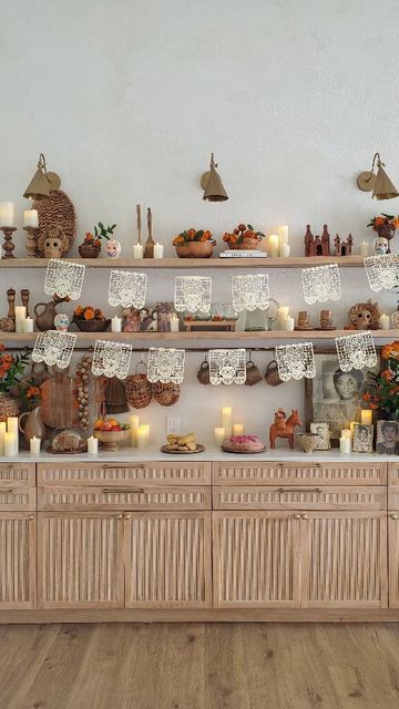 Mexican Witch Aesthetic, Modern Ofrenda, Dia De Los Muertos Alters Ideas, Dia De Los Muertos Decorations Ideas Altars, Dia De Los Muertos Crafts Ideas, Rancho Wedding, Hacienda Style Kitchen, Dia De Los Muertos Decorations Ideas, Mexican Home Decor