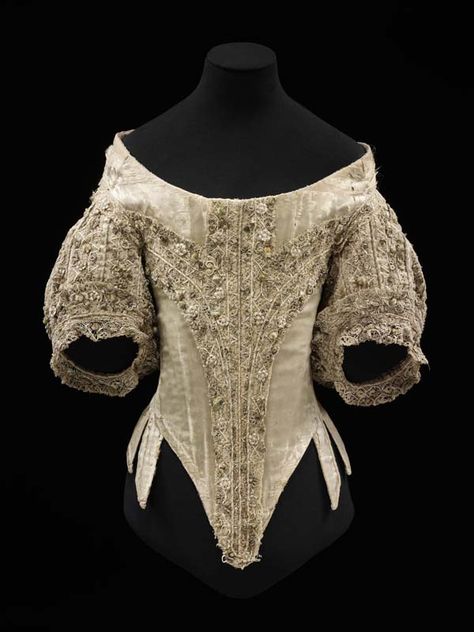 1660s Fashion, 17th Century Dress, 17th Century Clothing, Fashion History Timeline, 17th Century Fashion, Period Dress, Century Clothing, Baroque Fashion, Bobbin Lace