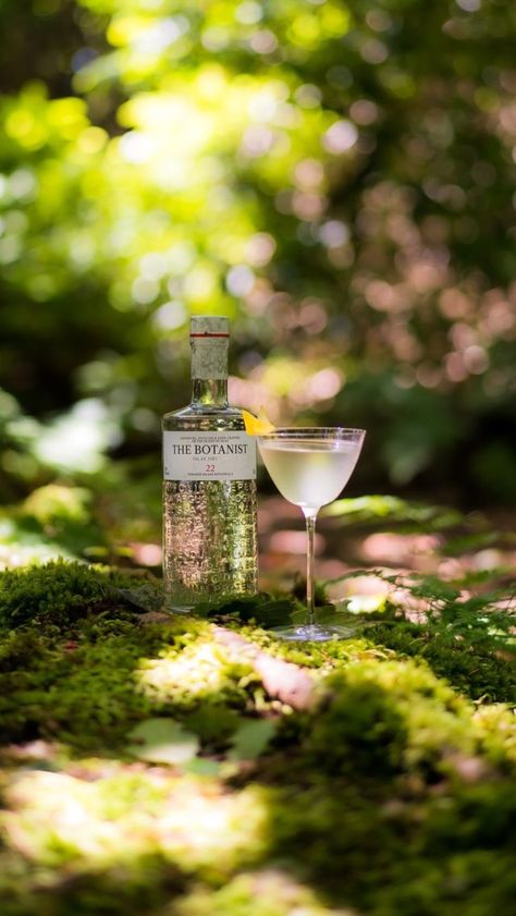 Botanist and Tonic with Foraged Garnish – The Botanist Gin The Botanist Gin, Welcome Back Party, Botanist Gin, The Botanist, White Wine, Gin, Alcoholic Drinks, Wine, Drinks