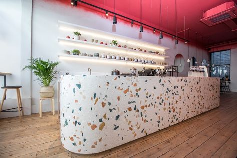 With the multitude of cafes on offer in the centre of London, creating a bespoke look is always an important consideration. So, when the owners of Denj Tea Bar were... Terrazzo Cafe, Terrazzo Bar, Terrazzo Countertop, Interior Design Major, Terrazzo Kitchen, Simple Cafe, Retail Inspiration, Terrazzo Tiles, Tea Bar