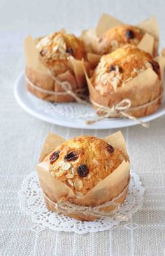 Oatmeal Raisin Muffins, Easy Breakfast Muffins, Eggless Breakfast, Pumpkin Cupcake Recipes, Healthy Oats, Raisin Muffins, Oat Recipes, Breakfast Muffin, Tea Cakes Recipes