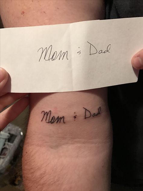 Small Parent Tattoos, Tattoo Ideas For Parents Names, Tattoos To Dedicate To Mom, Matching Tattoo With Parents, Tattoos Parents Tribute, Tattoo Of Parents Name, Grand Parent Tattoo Ideas, Parent Tribute Tattoo, Tattoo Parents Ideas