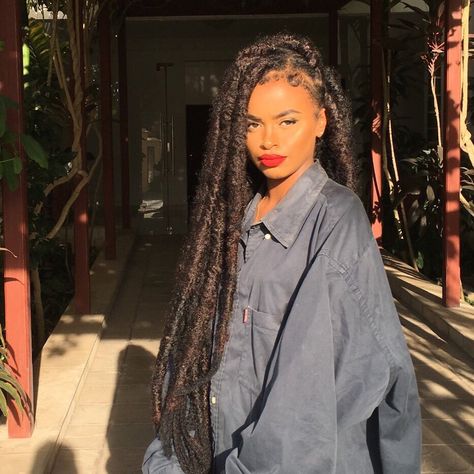 Twitter ‪@xalimooo ‬✨ Faux Locs Hairstyles, Pelo Afro, Girls Braids, Locs Hairstyles, Box Braids Hairstyles, Faux Locs, Hair Routines, Afro Hairstyles, Black Girls Hairstyles