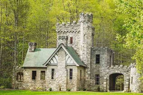 Squires Castle 2844 River Road, Willoughby Hills, OH Abandoned Castles In Scotland, Castle Cottage, Castle Gatehouse, Squires Castle Ohio, Simple Castle, Cottage Castle, Small Castle, Small Castle House Plans, Small Castle House