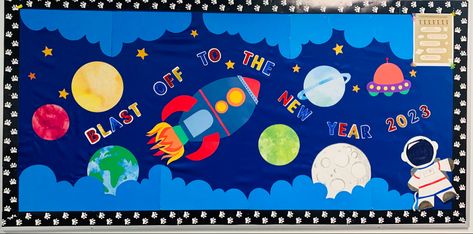 New Year Board, Space Bulletin Boards, Science Exhibition Ideas, Soft Board Decoration, Space Theme Classroom, Year Board, Elementary Bulletin Boards, Space Classroom, Shoot For The Moon