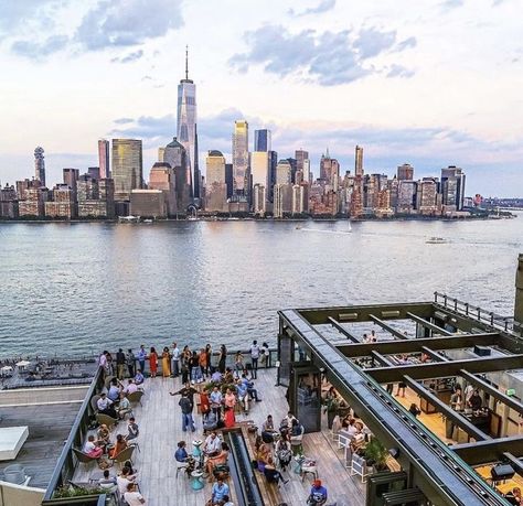 High Line Park, New York Bucket List, Best Rooftop Bars, Rooftop Lounge, One World Trade Center, City Lifestyle, Manhattan Skyline, Little Italy, Jersey City