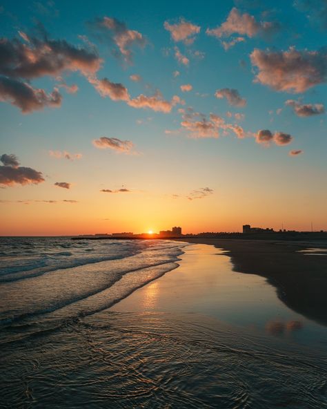 Saturday’s sunset in Far Rockaway ☀️ Far Rockaway, Queens New York, Posters Framed, Atlantic Ocean, The Atlantic, Framed Wall, Wall Art Home, Art Home Decor, Framed Artwork