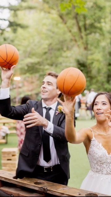 Basketball Court Wedding, Decorate Basketball Hoop Wedding, Basketball Theme Wedding Ideas, Basketball Themed Wedding, Arcade Wedding, Wedding Arcade Games, Basketball Wedding Photos, Basketball Wedding, Basketball Arcade Game