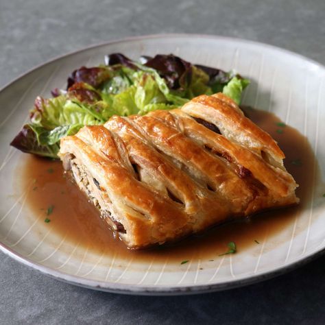 Chicken Strudel Recipe, Strudel Recipes Savory, Savory Strudel Recipes, Mushroom Strudel, Easy Apple Strudel, Chef John Recipes, Savoury Tarts, Strudel Recipes, Chicken Mushroom