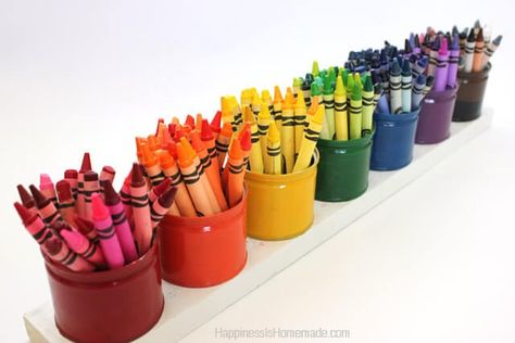 Rainbow Organization, Color Organization, Crayon Organizer, Crayon Storage, Colored Pencil Holder, Clever Organization, Crayon Organization, Rainbow Crayon, Recycled Crayons