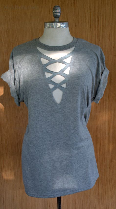 WobiSobi: Grey CrissCross, Cutout Shirt; DIY Tee Shirts Diy, Cut Up T Shirt, Umgestaltete Shirts, Cut Shirt Designs, Diy Cut Shirts, Shirt Makeover, Cutout Shirts, Cut Up Shirts, Diy Clothes Refashion