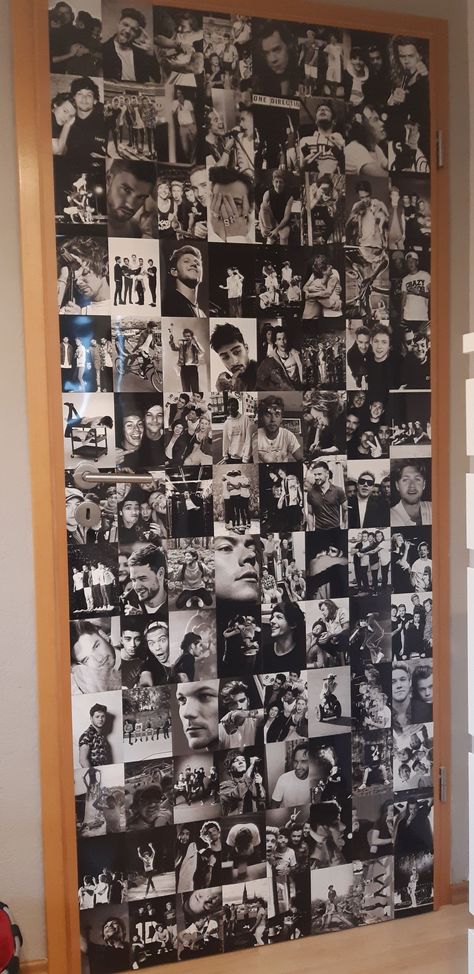 Black and white One direction between 2010 and 2020 Pictures are 10×15 cm With Shippings like Larry 8 pictures × 13 pictures One Direction Bedroom Aesthetic, One Direction Room Decor, One Direction Bedroom, One Direction Room, One Direction Collage, Photobooth Pictures, One Direction Photos, One Direction Pictures, Wall Door