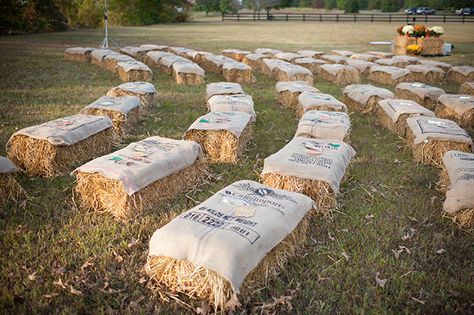 Hay Bale Seating Wedding, Hay Bale Wedding Decorations, Hay Bale Wedding, Rustic Wedding Alter, Wedding Ceremony Seating, Barn Wedding Inspiration, Wedding Alters, Rustic Style Wedding, Field Wedding