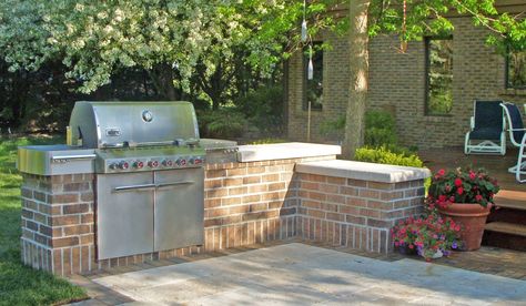 Gas grill built into mortared brick surround with Waukesha buff stone cap Grill Surround Ideas, Brick Grill Station, Brick Grill Surround, Brick Bbq Area, Brick Built Bbq, Grill Surround, Built In Outdoor Grill, Small Vineyard, Brick Grill