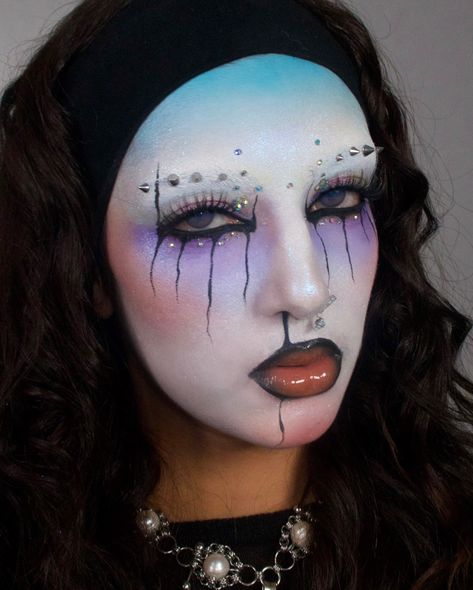 MAN REPELLENT MAKEUP (the final part) 😈😈😈 inspired by @povedaiii ceramics If this doesn’t repel them, I don’t know what will 🥴 Using: @mehronmakeup white paint @blendbunnycosmetics x @donidarkowitz palette @danessamyricksbeauty lightwork volume VI palette @embellishbyrowi gems @nyxcosmetics_australia lashes @glisten_cosmetics cola wet liner @kulfi.beauty kajal liner @espressoh_ toasted lipstick #manrepeller #unapproachablemakeup Man Repellent Makeup, Kulfi Beauty, Kajal Liner, Glisten Cosmetics, Man Repeller, Nyx Cosmetics, White Paint, Colorful Makeup, I Don T Know