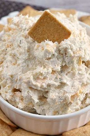 Cream Cheese And Chicken Dip, Can Chicken Dip Recipes, Can Chicken Appetizer Recipes, Canned Chicken Snack Recipes, Canned Chicken Laughing Cow Cheese, Cream Cheese Chicken Salad Recipes, Chicken Dip Recipe Cold, Canned Chicken Snacks, Shredded Chicken Dip Recipes Easy