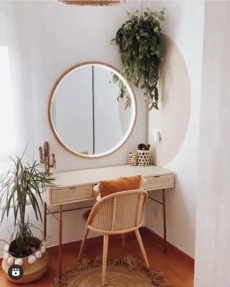 Boho Minimalist Vanity, Bohemian Makeup Vanity, Small Vanity Ideas Bedroom Boho, Boho Bedroom Vanity, Boho Vanity Ideas Bedroom, Makeup Vanity Boho, Boho Makeup Room, Decorations Around Tv, Vanity Ideas Bedroom Boho