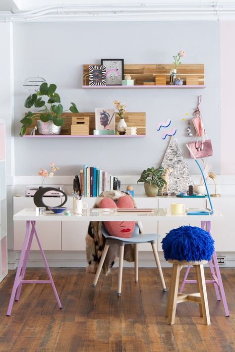 Has the mood of your office or craft room got you down? Looking to be inspired in your room so that you'll actually look forward to being in there? I've bundled all of my favourite bold, fun and colourful workspaces for your eyes to feast on. Head over to the blog now and don't forget to grab your free wall art to get you started! A Visual Merriment | dream craft room design ideas, creative modern office decor #craftroom #workspace #office #avisualmerriment Home Tumblr, Colorful Workspace, Office Inspiration Workspaces, Gravity Home, Workspace Inspiration, Office Workspace, A Desk, Office Inspiration, Home Office Design