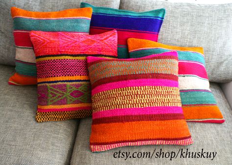 Weaving Pillow Covers Diy, Weaving Pillow Covers, Indian Cushions Decorative Pillows, Multicolor Knit Pillow, Texture Pillow, Peruvian Textiles, Pillow Mattress, Unique Pillow, Woven Pillows