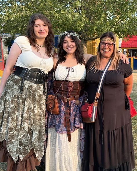 🧚‍♀️Gather your party and venture forth🧚 . @morgsdolls and I had a great time at the Ren Faire! Thank you to my mom for also coming along and having fun with us. I cannot wait to attend again next year🫶 More dolls are on the way soon i promise💚 . . . . #renfaire #ohiorenaissancefestival Ren Faire Outfits Plus Size, Renfest Outfit, Rennaisance Faire, Renn Faire, Ren Faire Outfits, To My Mom, Custom Dolls, Having Fun, I Promise