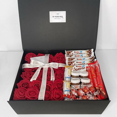 Flower Gift Box Design, Gift Box With Flowers And Chocolate, Chocolate Box Bouquet, Personalised Gift Ideas For Him, Valentine Chocolate Box Gift Ideas, Box With Flowers And Chocolate, Flower Box Tutorial, Chocolate And Flowers Gift Boxes, Roses Box Gift