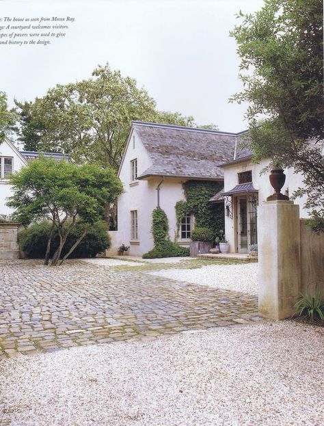 I saw this home in a fantastic book called Hamptons Havens by Newell Turner and Lockhart Steele. The home is located on Mecox Bay in Water Mill. The minute I turned the page and saw this picture, I knew that this was "it". I know, it's not a shingle home... Canvas Awnings, Cedar Roof, Canopy Architecture, Porte Cochere, Diy Canopy, Landscape Architecture Design, Canopy Outdoor, Roof Shingles, French Country Style