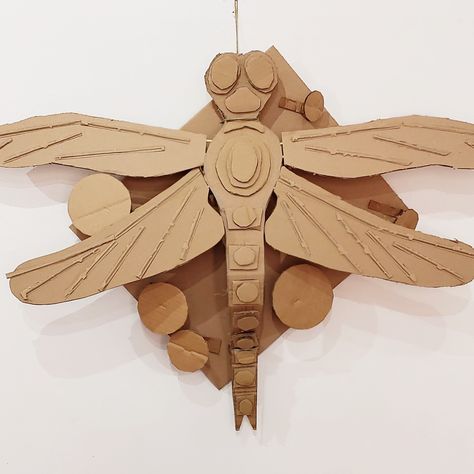 Dragonfly Cardboard Sculpture Wall Art. The Art Studio - "Where The Heart Needs Art" Meadville Council on the Arts Meadville Pennsylvania "Debra Barnhart" Cardboard Insects, Cardboard Creatures, Meadville Pennsylvania, Art Ks2, Cardboard Relief, Cardboard Sculptures, Cardboard Art Sculpture, Cardboard Ideas, Cardboard Creations