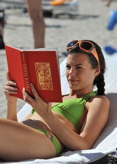 Haley Webb reading Haley Webb, Celebrities Reading, Celebrity Books, Photos Of Celebrities, How To Read People, Steve Martin, Woman Reading, Reading Quotes, Girl Reading