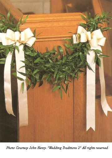 Found on Bing from www.wedding-flowers-and-reception-ideas.com Church Pew Decorations, Wedding Pew Decorations, Wedding Church Aisle, Church Aisle, Decoration Buffet, Pew Decorations, Wedding Pews, Pew Ends, Pew Bows