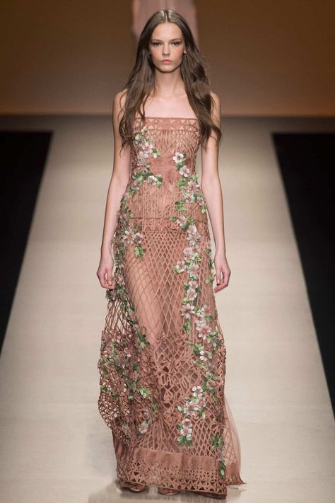 Alberta Ferretti Spring Summer 2015 RTW Collection Best Gowns, Model Runway, Atelier Versace, Popsugar Fashion, Milano Fashion Week, Gorgeous Clothes, Zuhair Murad, Alberta Ferretti, Marchesa