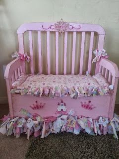 Crib to bench Girls Toy Chest, Toy Chest Bench, Crib Makeover, Crib Bench, Convertible Cribs, Old Cribs, Headboard Benches, Chest Bench, Crib Toys