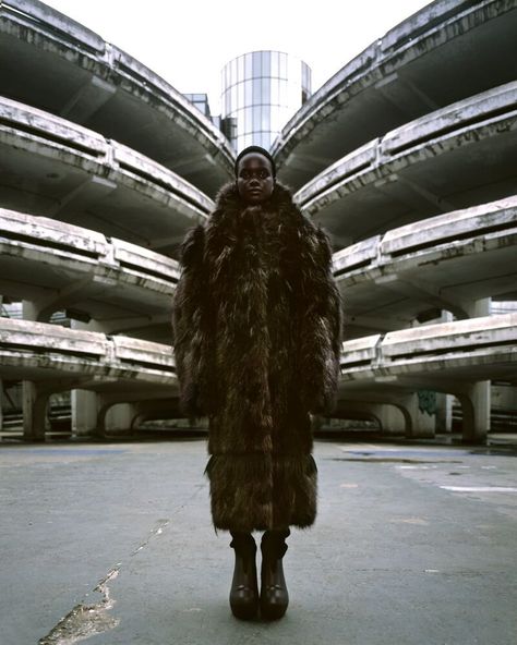 Akon Changkou, Avant Garde Photoshoot, Buildings In Paris, Architect Fashion, Brutalism Architecture, Brutalist Buildings, Photography Student, Stone Bridge, V Magazine