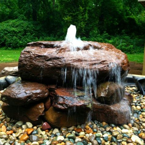 * this size! Diy rocks. Backyard Water Fountains, Pondless Water Features, Kolam Air, Water Fountain Design, Diy Water Feature, Small Front Gardens, Taman Air, Outdoor Water Features, Garden Water Fountains