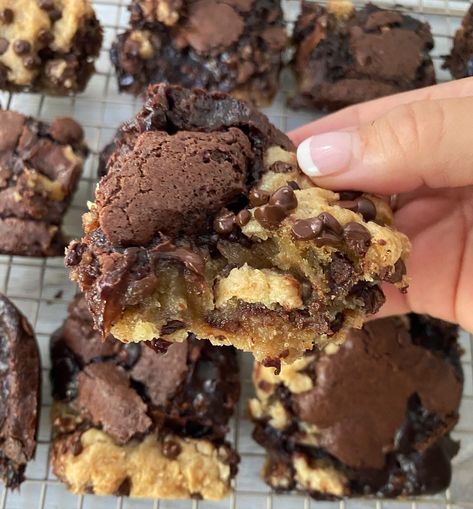 The Most Amazing Vegan Brookies - Peanut Butter and Jilly Vegan Brownie Cookie Recipe, Healthy Brookies, Vegan Brookie, Vegan Brookies Recipe, Vegan Brookies, Vegan Party Desserts, Vegan Baked Goods, Vegan Brownies, Vegan Sweets Recipes