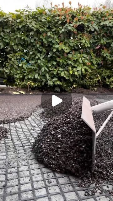 232K views · 12K likes | Art & Architecture on Instagram: "Check out this flood-resistant paving solution! Thoughts? 
⁣
Resin Bound driveways now can become faster, cleaner, and eco-friendlier!⁣
⁣
Stronger than tarmac, @vubaresinproducts’s base is made up of 100% Recycled Aggregates sourced from railway ballast🚞, paired with a binder from renewable resources♻️. Strengthened with SRM mesh from our bustling motorways. 
⁣
Vubamac allows installers to complete the install in just one day with this no dig system.

For more details head up to their Instagram account.

#building #buildingmaterials #innovation #ecofriendly #driveway #entryway #garage #backyard #landscape #landscapedesign #architects_need" Tarmac Driveway Ideas, Backyard Flooding Solutions, Resin Driveway Ideas Uk, Diy Driveway Ideas Cheap, Cheap Driveway Ideas, Resin Driveway Ideas, Modern Driveway Ideas, Cheap Driveway, Driveway Ideas Cheap