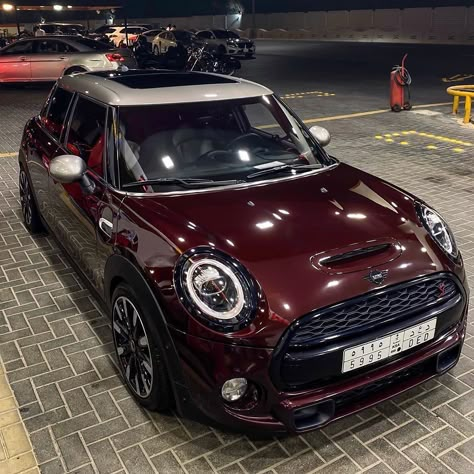 Cooper Mini Car, Mini Cooper Colors, Mini Cooper 2024, Mini One Car, Minicooper Mini Coopers, Cute Mini Cooper, Mini Cooper 4 Door, Mini Cooper Aesthetic, Mini Cooper Cabrio