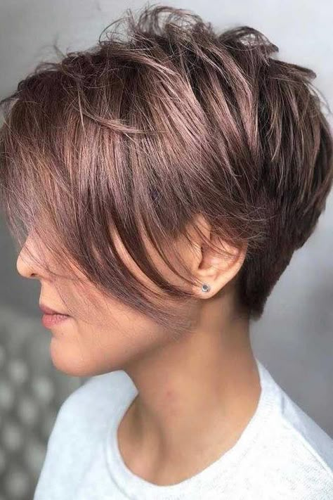 How To Cut A Pixie Haircut Diy, Pixy Haircuts, Popular Short Haircuts, Cute Short Haircuts, Long Pixie Cuts, Short Hairstyles For Thick Hair, Long Pixie, Beauty Diy, Best Short Haircuts