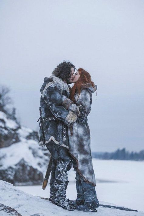 Ygritte Game Of Thrones, Game Of Thrones Ygritte, Jon And Ygritte, Ygritte And Jon Snow, Jon Snow Art, Jon Snow And Ygritte, Game Of Thrones Poster, Game Of Thrones Cosplay, Game Of Thrones 3